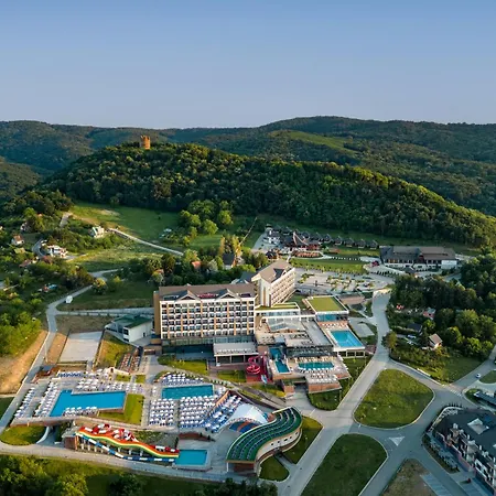 酒店 Movenpick And Fruske Terme 4*