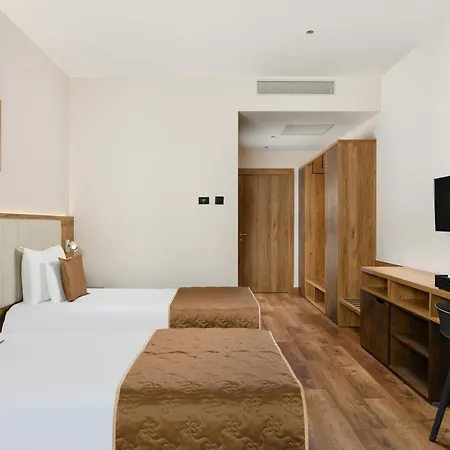 Movenpick And Fruske Terme ホテル