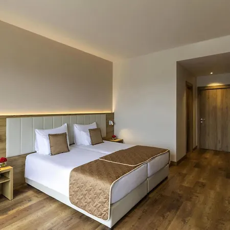 Movenpick And Fruske Terme 酒店 4*