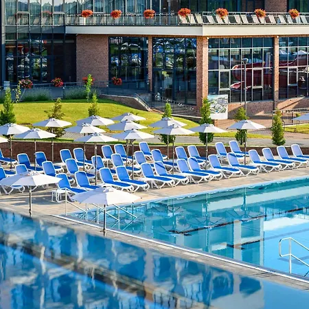 Movenpick And Fruske Terme 酒店