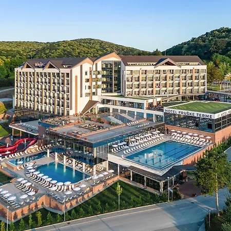 酒店 Movenpick And Fruske Terme 4*